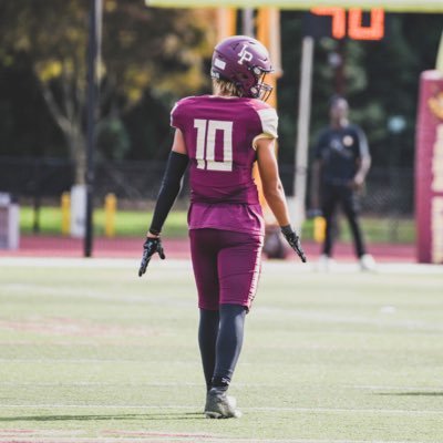 Iona Prep’25 6,3 215 lbs SG,SF TE/WR Hybrid Email: nshill824@gmail.com https://t.co/h9ZKtkAX0S