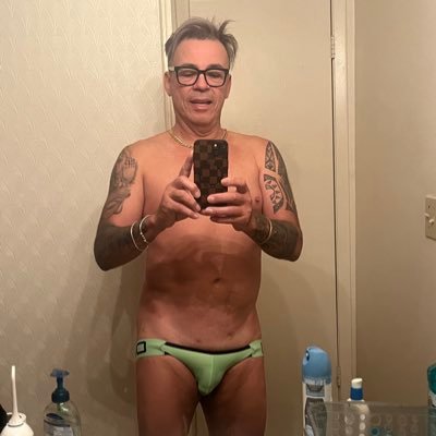 RogerQu70817401's profile picture. 03/19/1977