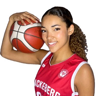 C/o 2028 | 6’1 | F | born 2009 | 6'2 wingspan | 🇸🇪 🇳🇬 | NCAA ID# 2406331613 ✨ amanda.igbe.ljungberg@gmail.com