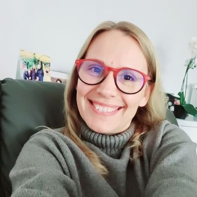 Con más de 15 años de docencia e investigación, me dedico a lo que más me apasiona: la enseñanza y el aprendizaje digital.