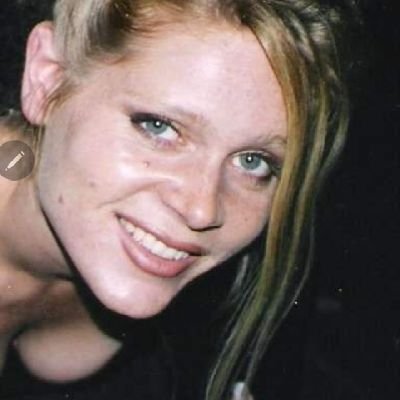 WildVoncatwoman's profile picture. Zoologist since 1996..Worked with many exotic animals doing educational shows, movies and television. Also worked with various species survival programs.