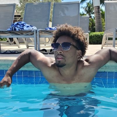 _kafblake's profile picture. Weh di beverage🍺
Tales of a trying youth