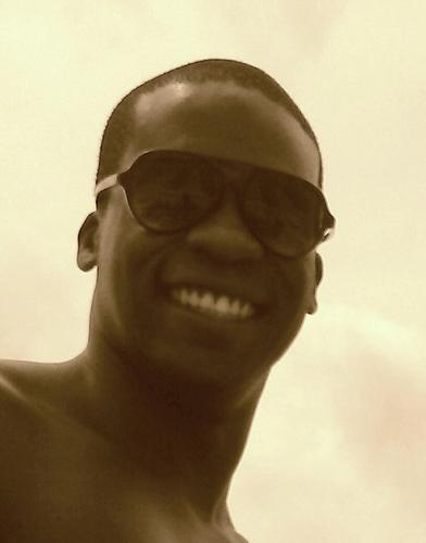 ayo2go's profile picture. marketing / branding / strategy
aspiring pun machine / wannabe competitive eater 
this generation's version of bruce leroy. #thesecondtolastdragon