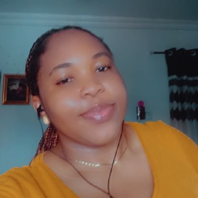 Content creator, beauty enthusiast. Love to meet and make friends.