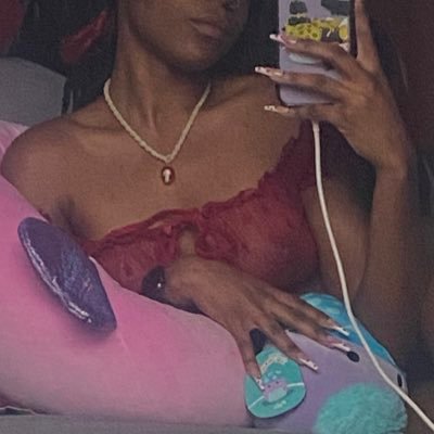 24 • 🏳️🌈 • mdni • DM - $3 fee • ‘kink’ acc: @chiiberriies • goal: 90/150 • customs open • use my tip button ♡