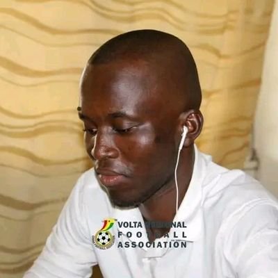 Am a Ghanaian sports journalist .