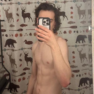 23 Male | NsfwTwt | DM’s open | Pansexual | I’m just alive and searching. message me for content😬🤤 cashapp: EtRome