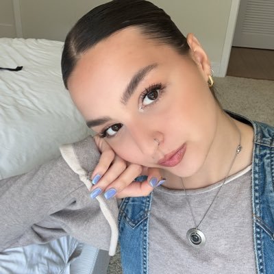 elliedummb Profile Picture