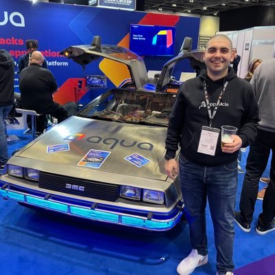 BurakOztopuz's profile picture. iOS Developer @appcircleio, Mekatronik mühendisi, fişi çeker takarım çalışırsa çalışır, çalışmazsa bakarız.