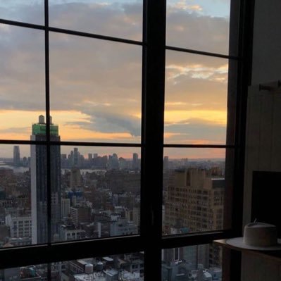 sinsentidomx's profile picture. pongo tweets con sentido