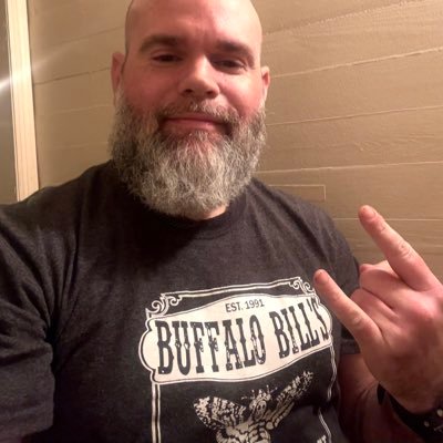 vicariousmute's profile picture. “Pride makes you artificial while humility makes you real.”