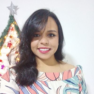 Entre os altos e baixos da vida, jamais abandone sua fé o seu sorriso e sua essência.