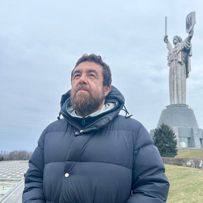 Buscando nuevos retos. Fui Diputado en el Congreso 4 legislaturas. Ayudo a los buenos en la guerra de Ucrania.