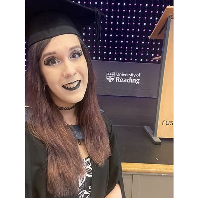 Neurodivergent and Queer 🏳️🌈 MSc Language Sciences graduate from @UniofReading 👩🎓 Aspiring PhD Candidate and AuDHD researcher 🧠 (Pronouns: She/They)