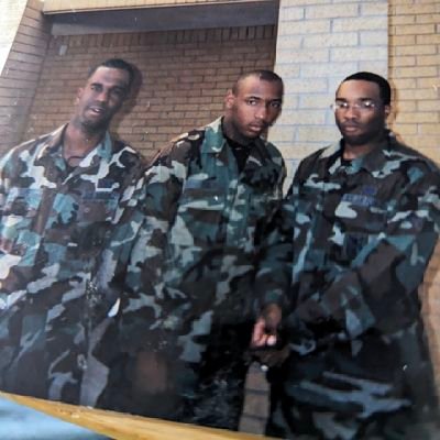 #PGCounty since #Day3 Former #CarletonEastAptsLanham resident. #USAFSecurityForcesVeteran
#ArsonistsLullaby chorus #1GenRemovedfromaDeltacottonfield BOTH sides