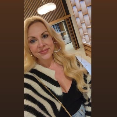 Designer/Facilities Planner~ Sports/Hockey Fanatic~North Shore Lover~Sarcasm Specialist~Passionate Female~Eternal Goofball~Minnesohhtan~Words & Typos are Mine ♍