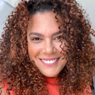 Jornalista é a minha profissão e ouvir boas histórias é uma paixão.