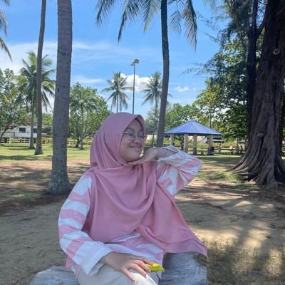 adrhamsh's profile picture. 🍭
Be in love with your life.