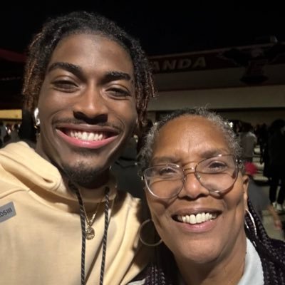 Wife, Mom, Grandmother, Sister, Friend, Realtor, Grandson plays on UT Basketball Team! Another is Coach for College football! 🔴🐻‍❄️Love genuine people!