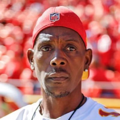 brettbatyburner's profile picture. #OnePride #FlyEaglesFly #RingTheBell