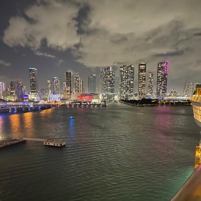 Gee1205's profile picture. Just here for the laughs