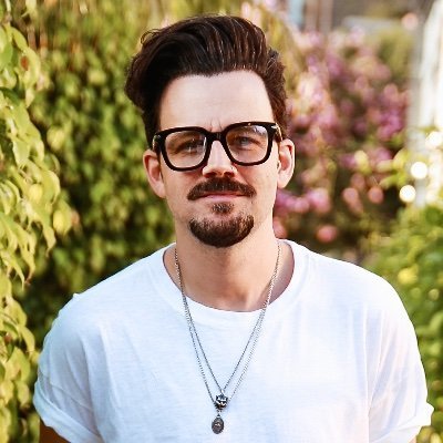 Surprise Party For the Introvert- Out Now! https://t.co/C27oJG4sKL | Cameo:https://t.co/btURkUU115 | Instagram: @billy.moran