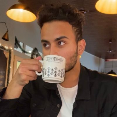 divynshsngh's profile picture. नभ:स्पृशं   दीप्तमनेकवर्णं   व्यात्ताननं    दीप्तविशालनेत्रम्     । दृष्ट्वा    हि   त्वां   प्रव्यथितान्तरात्मा   धृतिं    न   विन्दामि   शमं   च   विष्णो   ।।