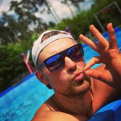 Rojinegro de corazón, de tequila Jal, gymrat