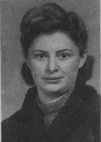 I am Mania's grandson. As a tribute to my grandma, and to educate people about the Holocaust, I am tweeting her story.
