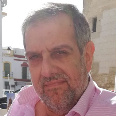 Catedrático de Economía: econometria, recursos naturales, mercados agroalimentarios, economía de la cultura y del patrimonio