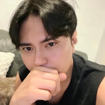 noelljr's profile picture. happy and contented :D