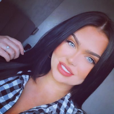 MilesSadie's profile picture. Raised myself, now shelbs using my wits n tits | livin la vida broka