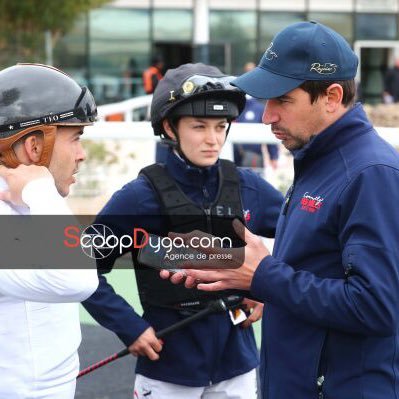 Jockey 🐎 Écurie Reynier. Sponsorisé par CAVALASSUR.