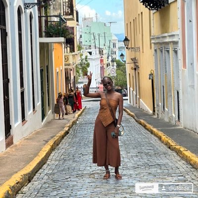 uforoe's profile picture. let everything you do, be done with love 💗