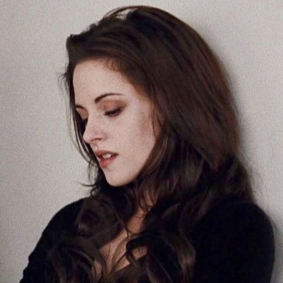 namystics's profile picture. eu e o jungkook vendo crepúsculo!