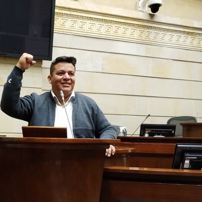 Soy un amante de la politica como unica fuente que transforma la vida, para que la humanidad que nunca o poco han sido beneficiadas, se tengan en cuenta.