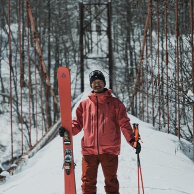 2018年に愛知から小谷村へ移住
白馬コルチナ国際スキー場脇でロッジを経営しています。バックカントリースキー　JMGAスキーガイドステージⅡ パラグライダー https://t.co/CtJZsLfZEg…
