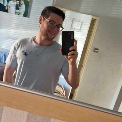 Content creator🧸 gym goer 🏋️‍♂️
Living by the day! 🍐
stream team: https://t.co/Tic0lcAkjB
Business enquiries: daveythekeeper@hotmail.com