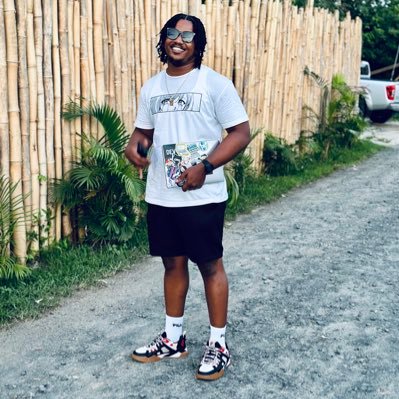 I build shit 👨🏾💻 #IslandLife 🌴 #Southman. IG: oh_uriahs