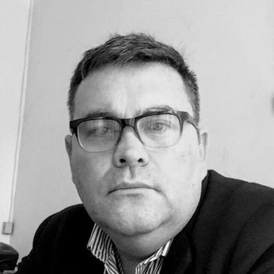 Abogado, especialista en Derecho administrativo