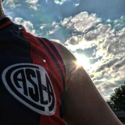 _laguitos_'s profile picture. Matemática (y san lorenzo) me sacan 15 años de vida todos los días