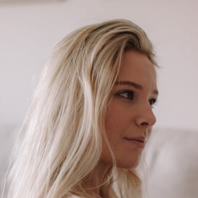 Emma Lorrae | UGC Creator | Content Strategist ✨