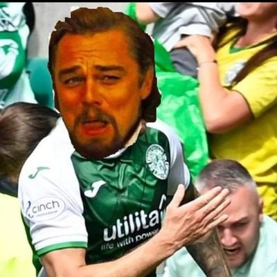 Hibs obsessive , 🏴󠁧󠁢󠁳󠁣󠁴󠁿 with an 🇮🇪 infusion, season ticket holder 🇳🇬  
Piss taker of full fats and diets & constantly mincing  around  X