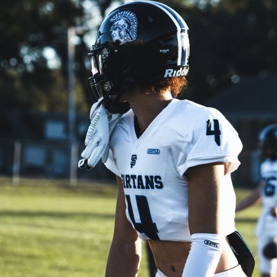 C/O 2026-St.Francis High School-6”2 175-WR| 2023 CCL Orange 1st Team All-Conference| 2023 DuPage County All-Area Team|