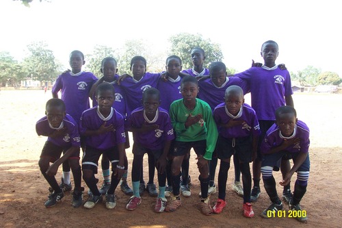 Sonne660's profile picture. Wir sind eine Kleine Gruppe Die Privat eine Fussballschule in Ghana unterstüzen.The Message Academy in Ghana Sunyani.Gesucht werden Sachspenden.