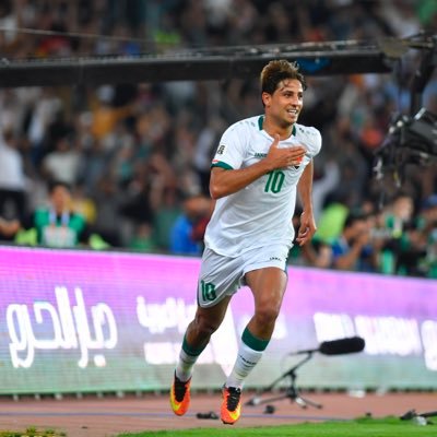 لاعب المنتخب العراقي An Iraqi national team player