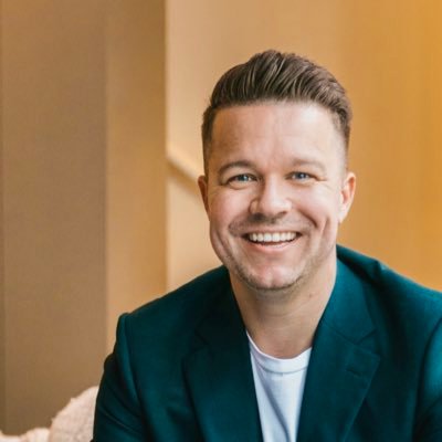 b_radgl's profile picture. Creative Director🧑🏼‍💻 Impatient/Impulsive 🎾✈️🐶🐶🏳️‍🌈👨🏼‍🤝‍👨🏽