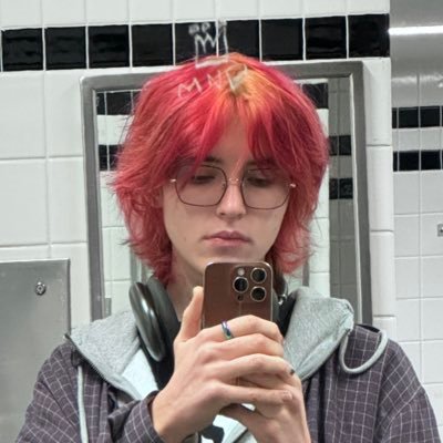 SisyphusModer's profile picture. 