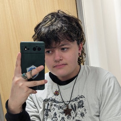 sound engineering bsc @ bcu, focusing on psychoacoustics and aural diversity. sometimes queer/disability justice poster and zelda enjoyer. 20, he/him