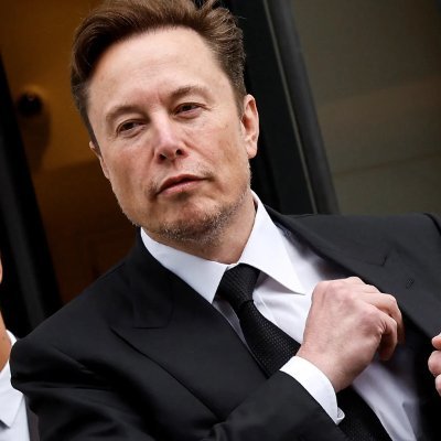 CEO of Tesla Motors

PRIVATE ACCOUNT 
🚀| Spacex • CEO & CTO
🚔| Tesla • CEO & Product architect
🧩| OpenAI • Co-founder
🚄| Hyperloop • Founder CEO